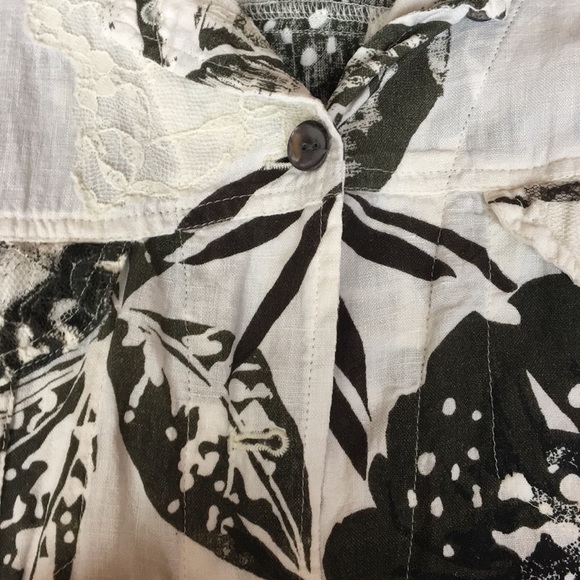 Chico’s Button Up: CHICO’S SIZE 3 - Picture 4 of 5